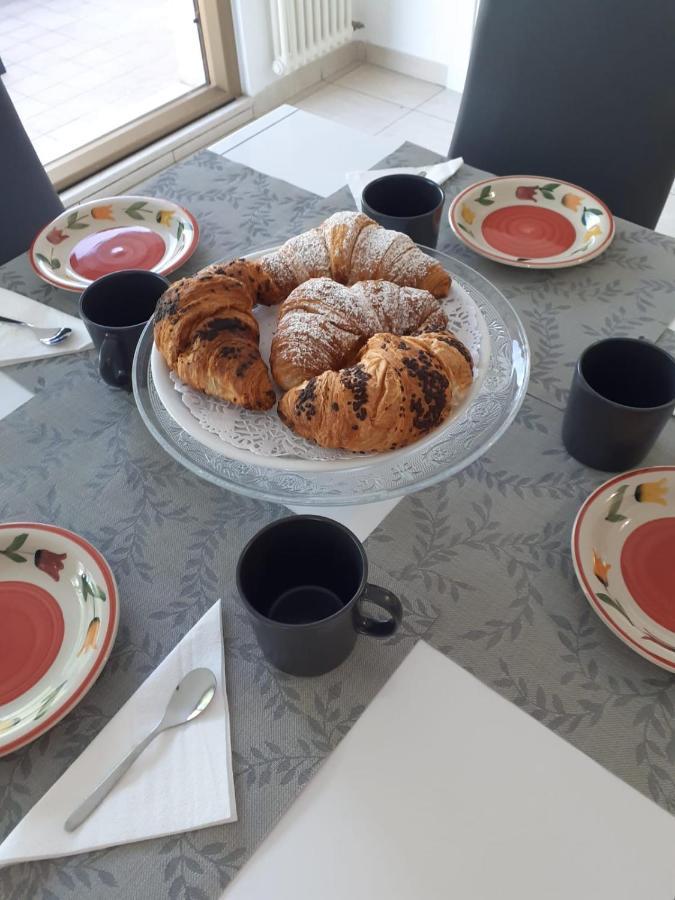 לינה וארוחת בוקר Madonna Della Pace La Casa Di Roberto מראה חיצוני תמונה
